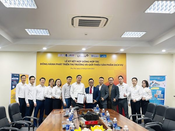 Lễ ký kết hợp tác với ngân hàng Bưu điện Liên Việt – CN Phú Thọ